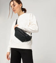 Load image into Gallery viewer, Belt bag – Essential
